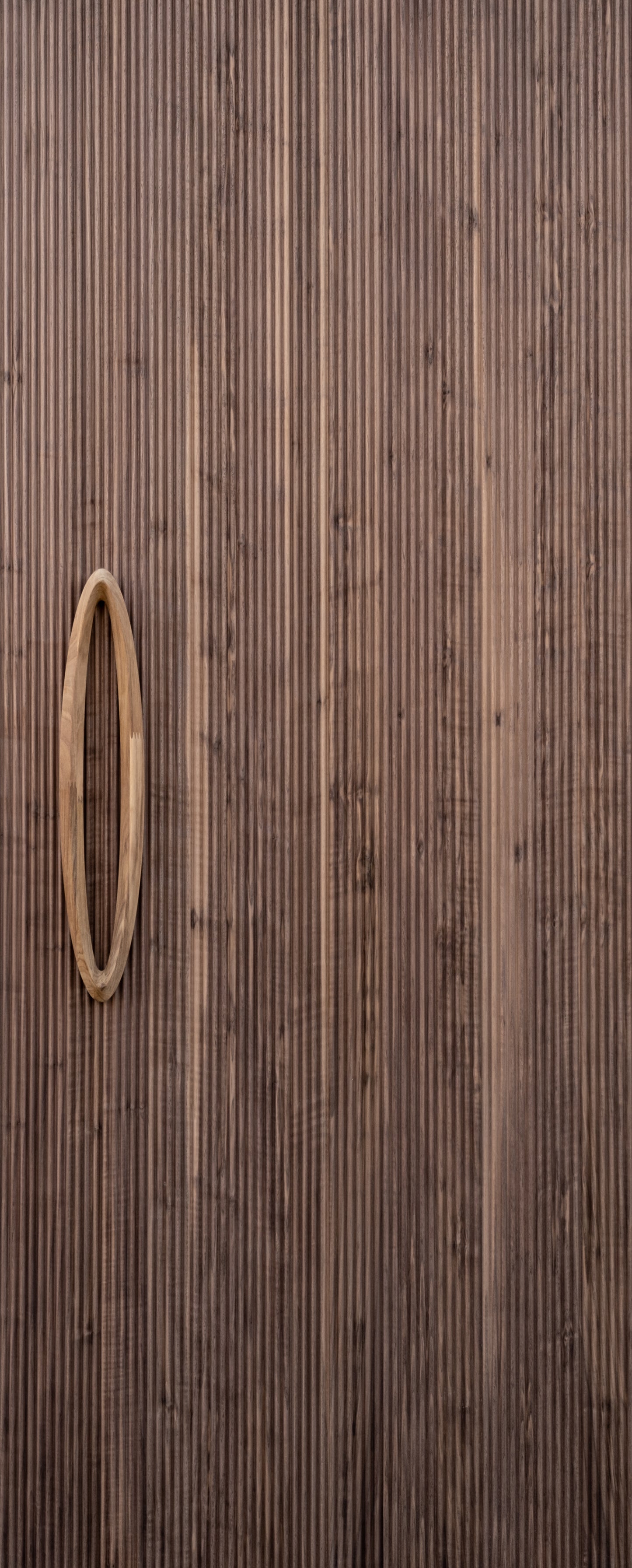 Pannello pantografato in legno massello di Noce