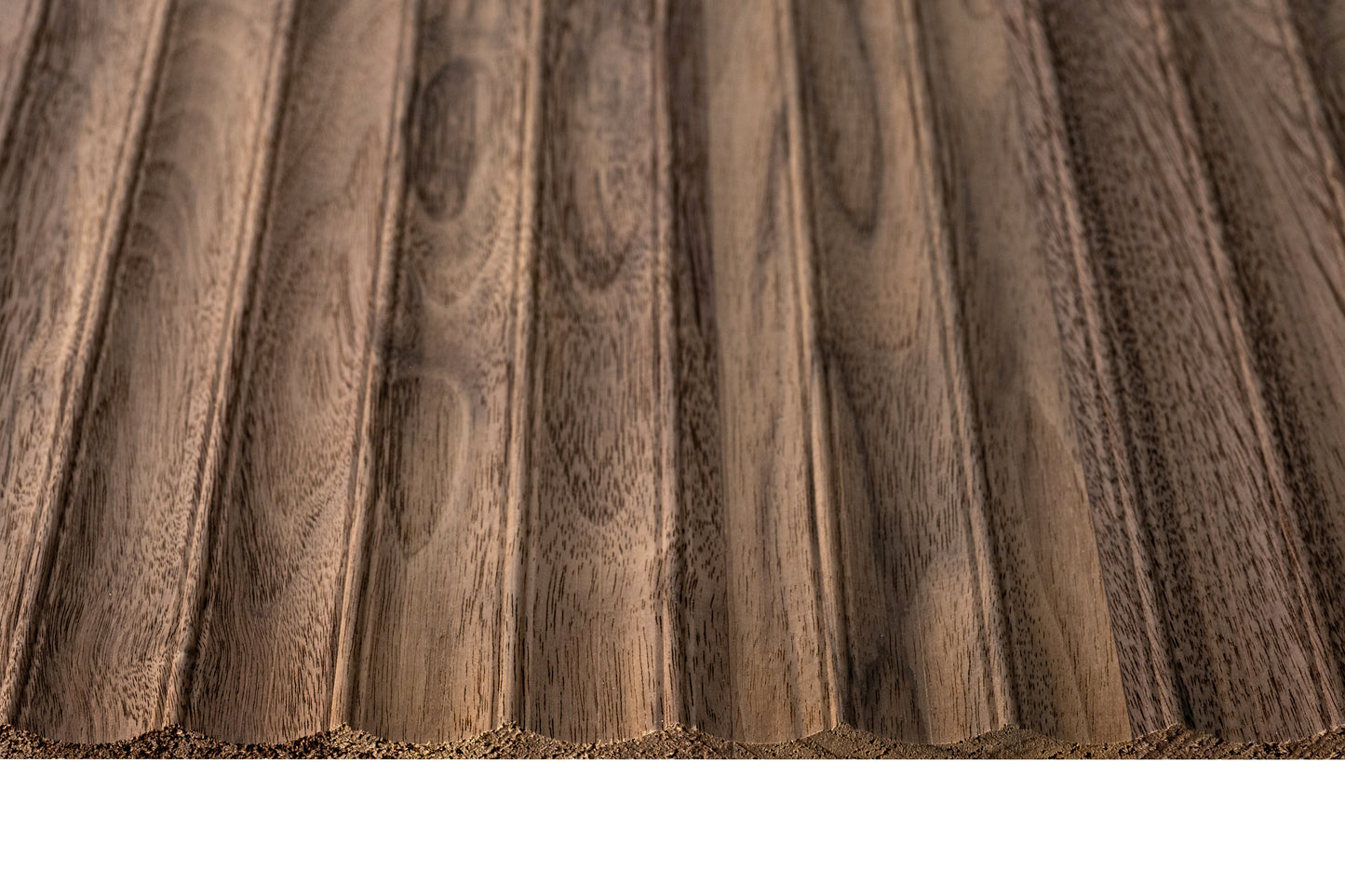 Pannello pantografato in legno massello di Noce